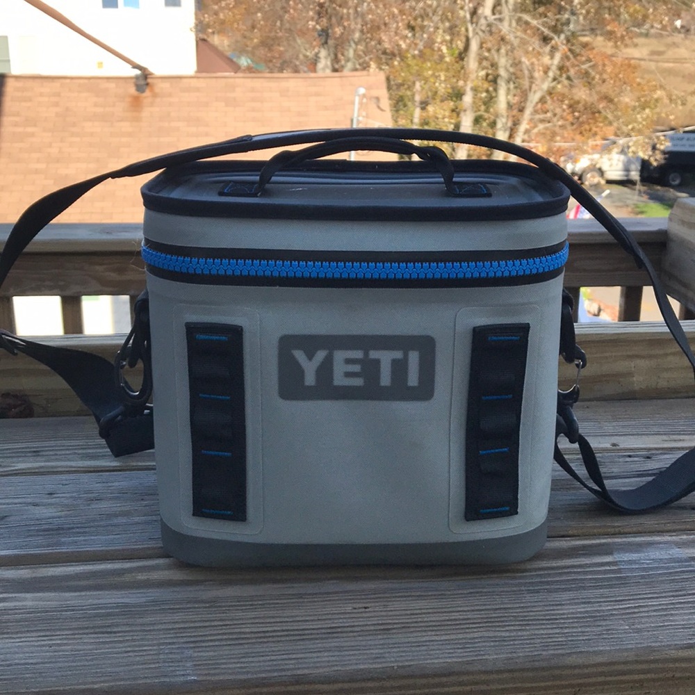 Yeti hopper flip 8